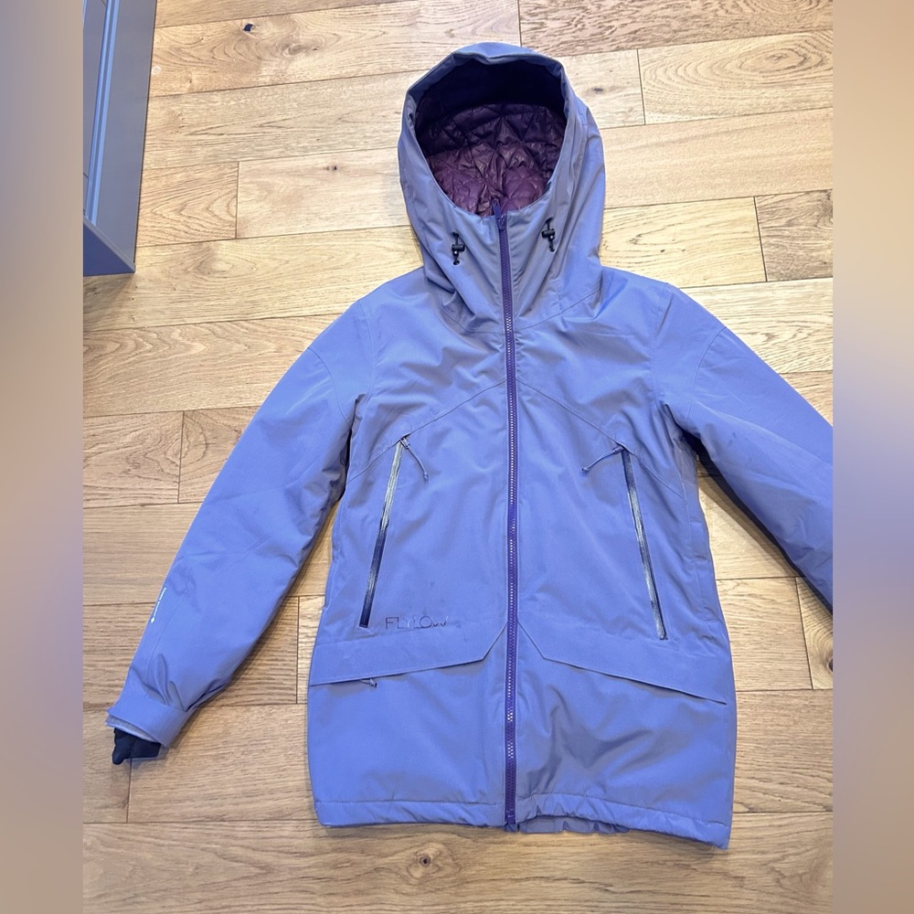 Fly low women’s insulated ski jacket. Size xs